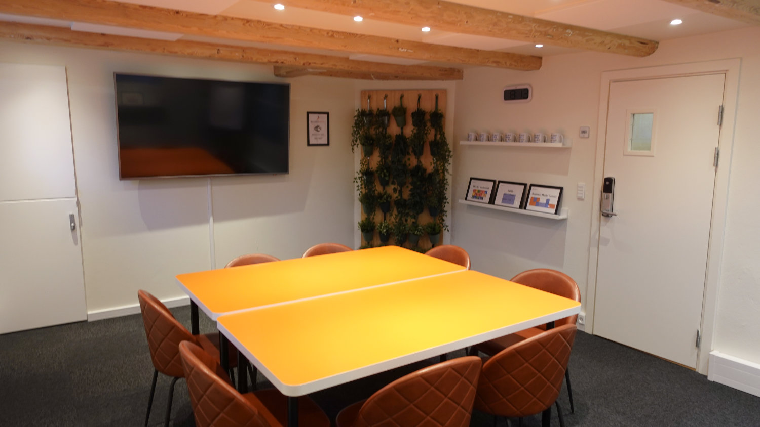 Fra idéRummet har du adgang til to toiletter og et køkken