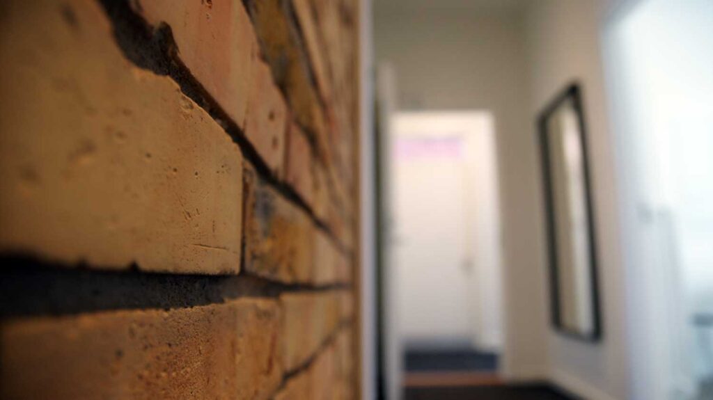 Bygningen er nyrenoveret med respekt for den over 100 års historie