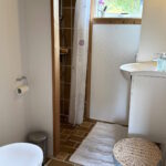 wc og badeværelse i sommerhuset